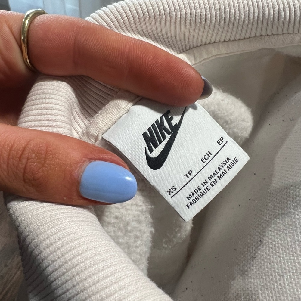 Nike Cropped Pullover - Picture 10 of 10